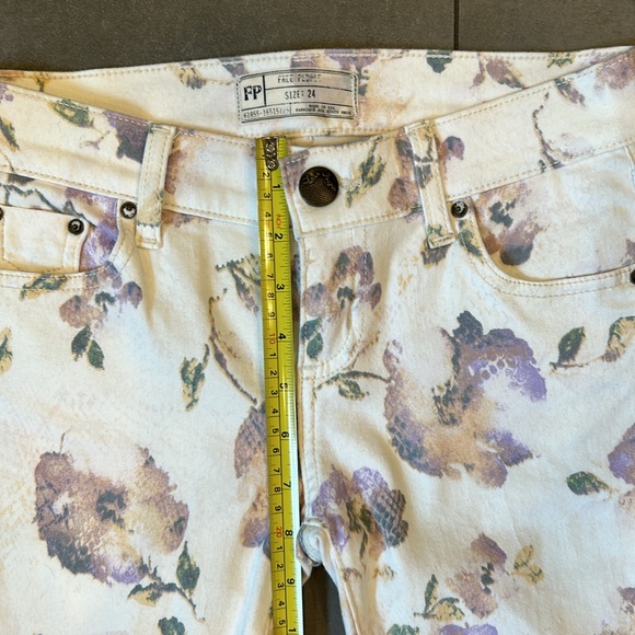 Free People Low Rise,Printed ,Super Flare Jeans - Picture 5 of 11